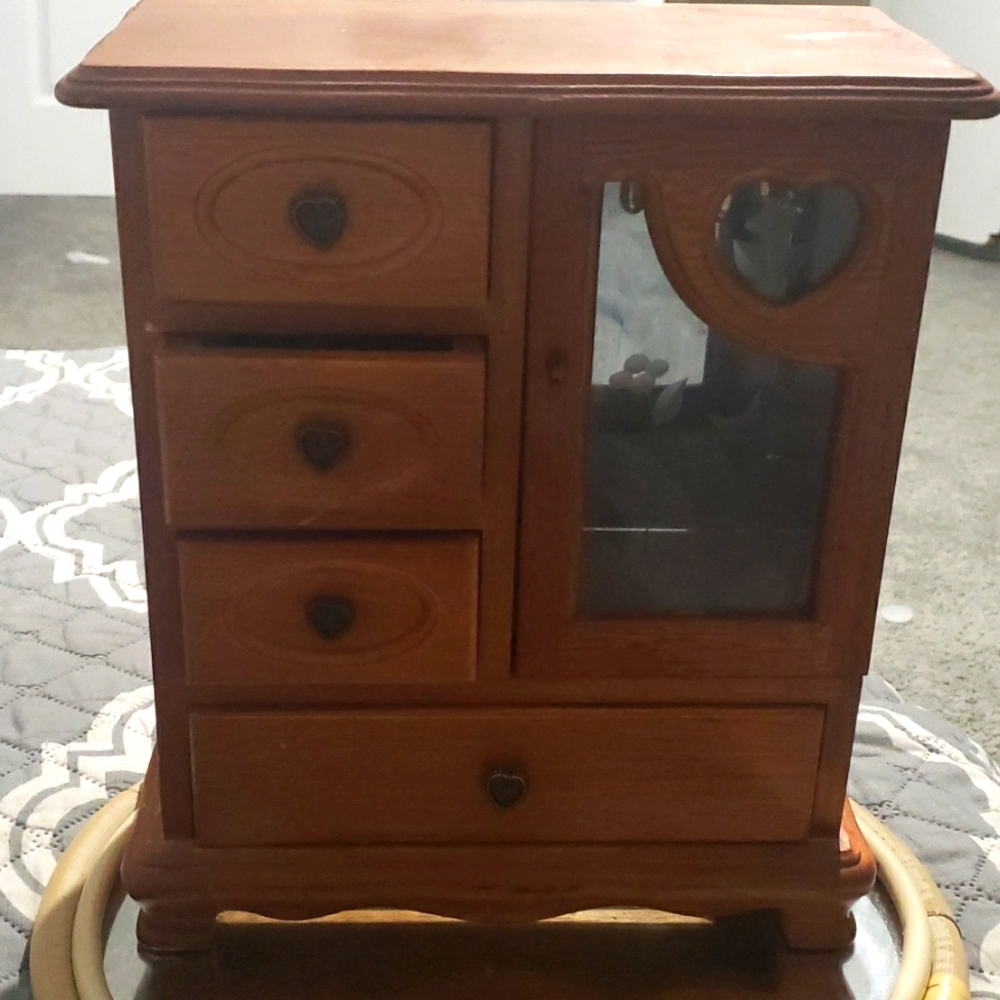 Vintage jewelry box